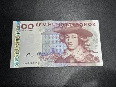 《外钞收藏家》第六百零一期（畅拍场）（本平台长期征集拍品、欢迎藏友们联系合作） - 瑞典上一版本2001-02年500克朗（瑞典最擅战的国王卡尔十一世） AU品相