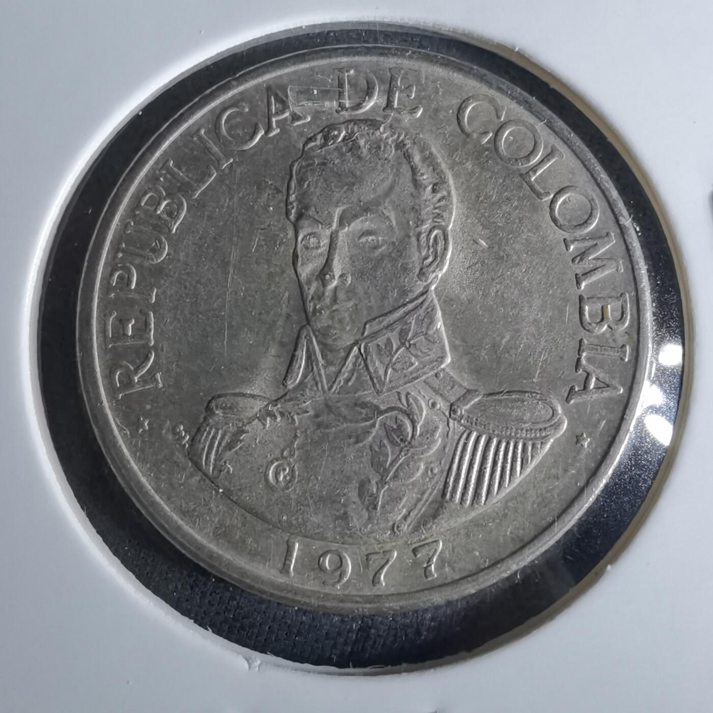 沼泽如烟--第956场 哥伦比亚1977年1比索