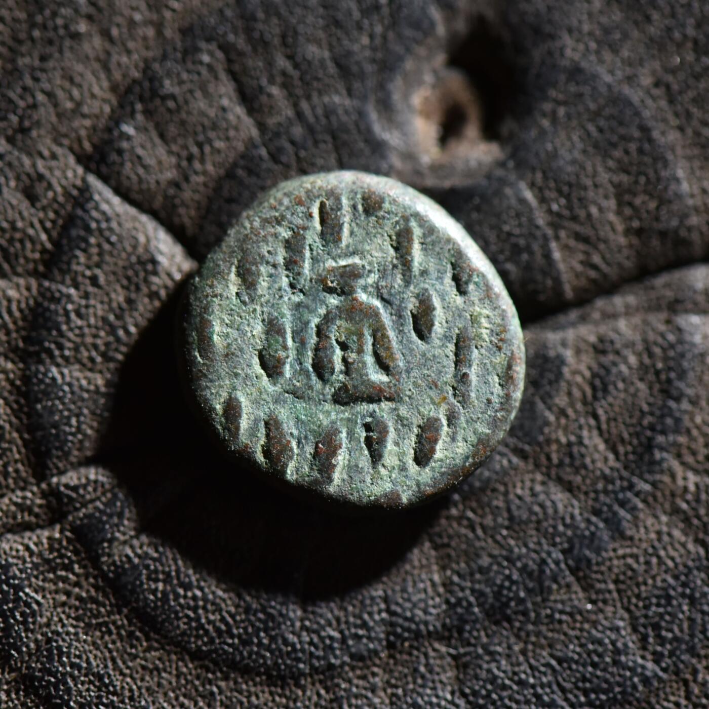 【良泉】【春节前最后一场】2月5日晚19.30点开拍！208组，本场结束后预存钱币的朋友请告知，将连同本场拍品一起邮寄，预祝诸位春节愉快！  公元2世纪【埃兰】奥罗德斯三世“族徽版”铜币，3.18克