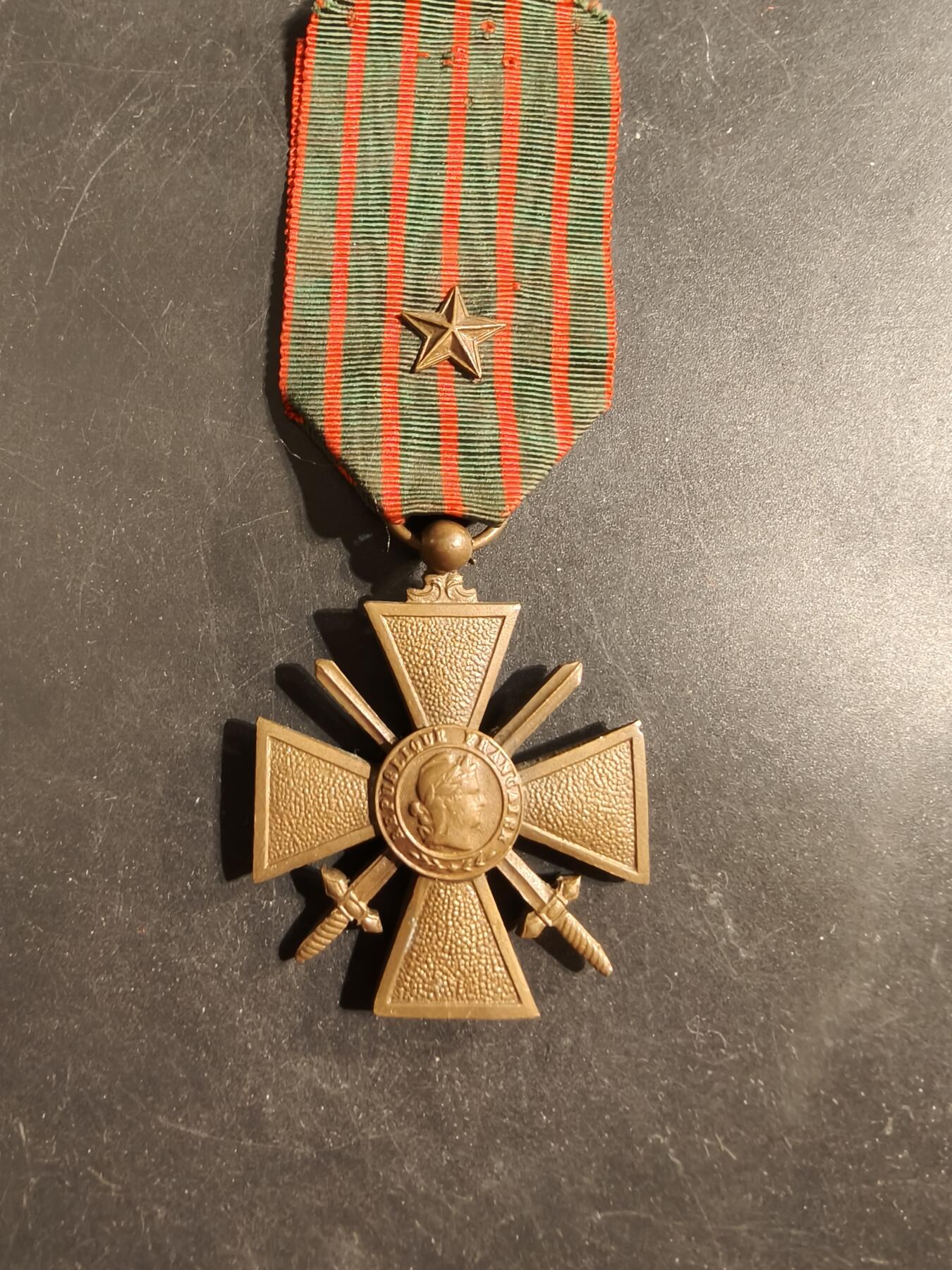 老王徽章第176期 法国1918版战争十字奖章   1颗铜星勋饰