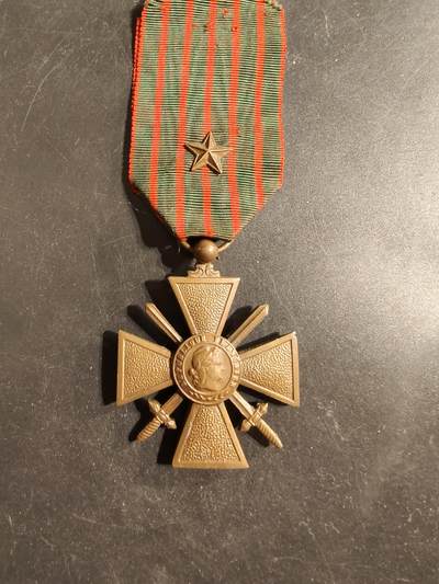 老王徽章第176期 - 法国1918版战争十字奖章   1颗铜星勋饰