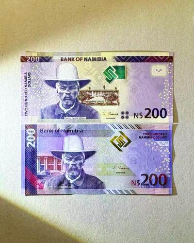 【Blue Auction】世界纸币精拍第774期——18级TOP拍卖/信誉/品质/专业/高效💫 - 【一组2张不同版本豹子号 含无47】纳米比亚 2022-25年200元 全新UNC