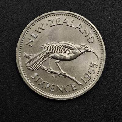 【淘币小摊】实时拍第八百四十八拍   散币银币场   满百包邮可预留二周 每周一统一发货   - 新西兰1965年伊丽莎白二世6便士镍币