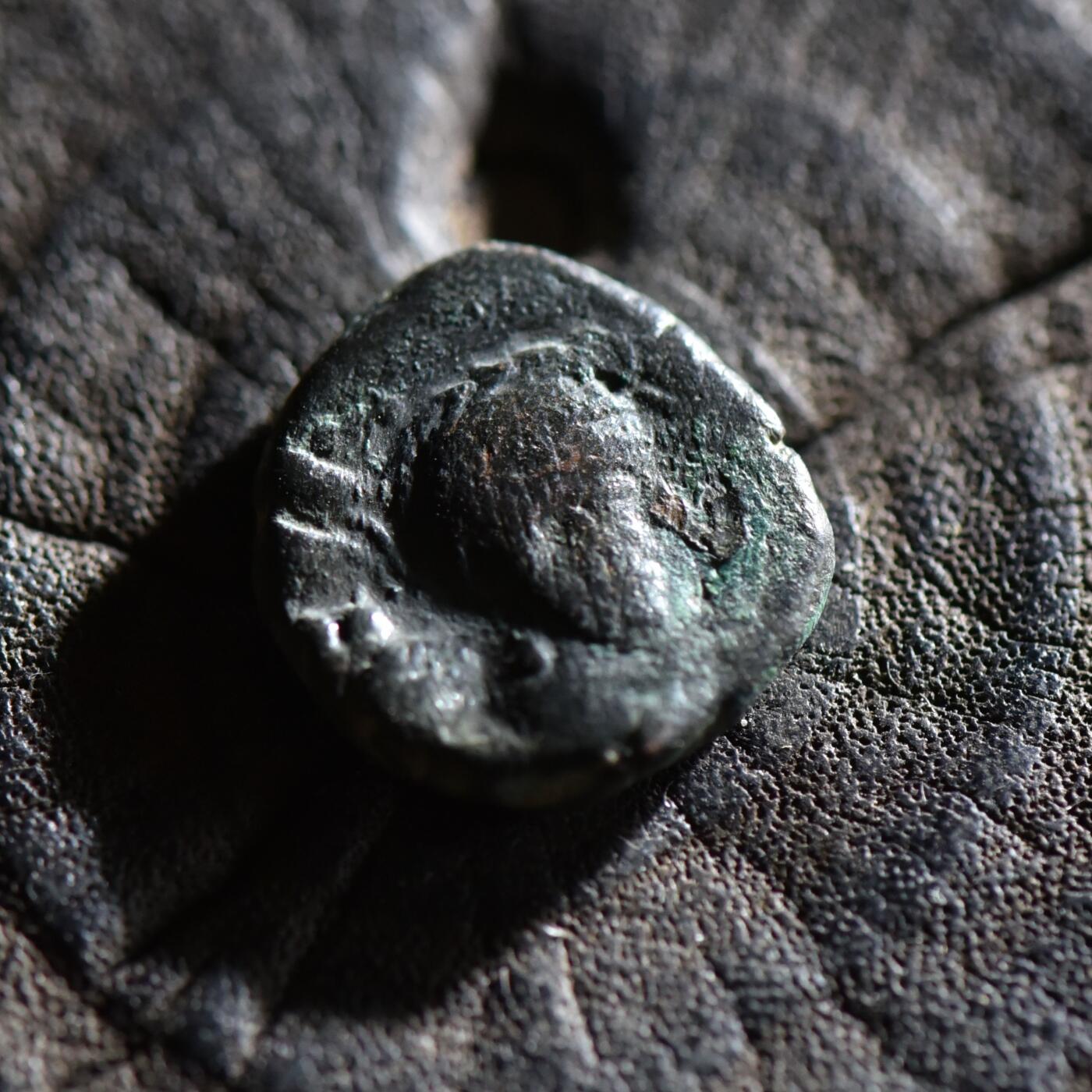 【良泉】【春节前最后一场】2月5日晚19.30点开拍！208组，本场结束后预存钱币的朋友请告知，将连同本场拍品一起邮寄，预祝诸位春节愉快！ 公元330-350年【萨珊-犍陀罗】沙普尔二世？犍陀罗地区打制铜币，3.25克