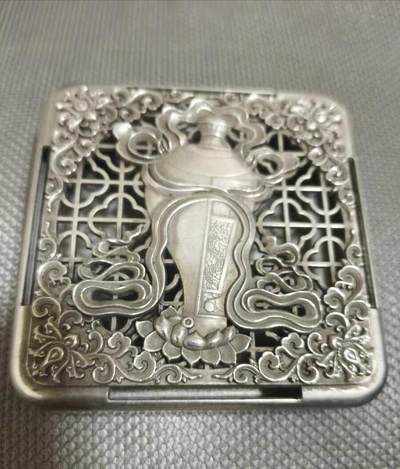 杂项专场 - 欧洲金属盒 直径8.2厘米 厚度2.1厘米 