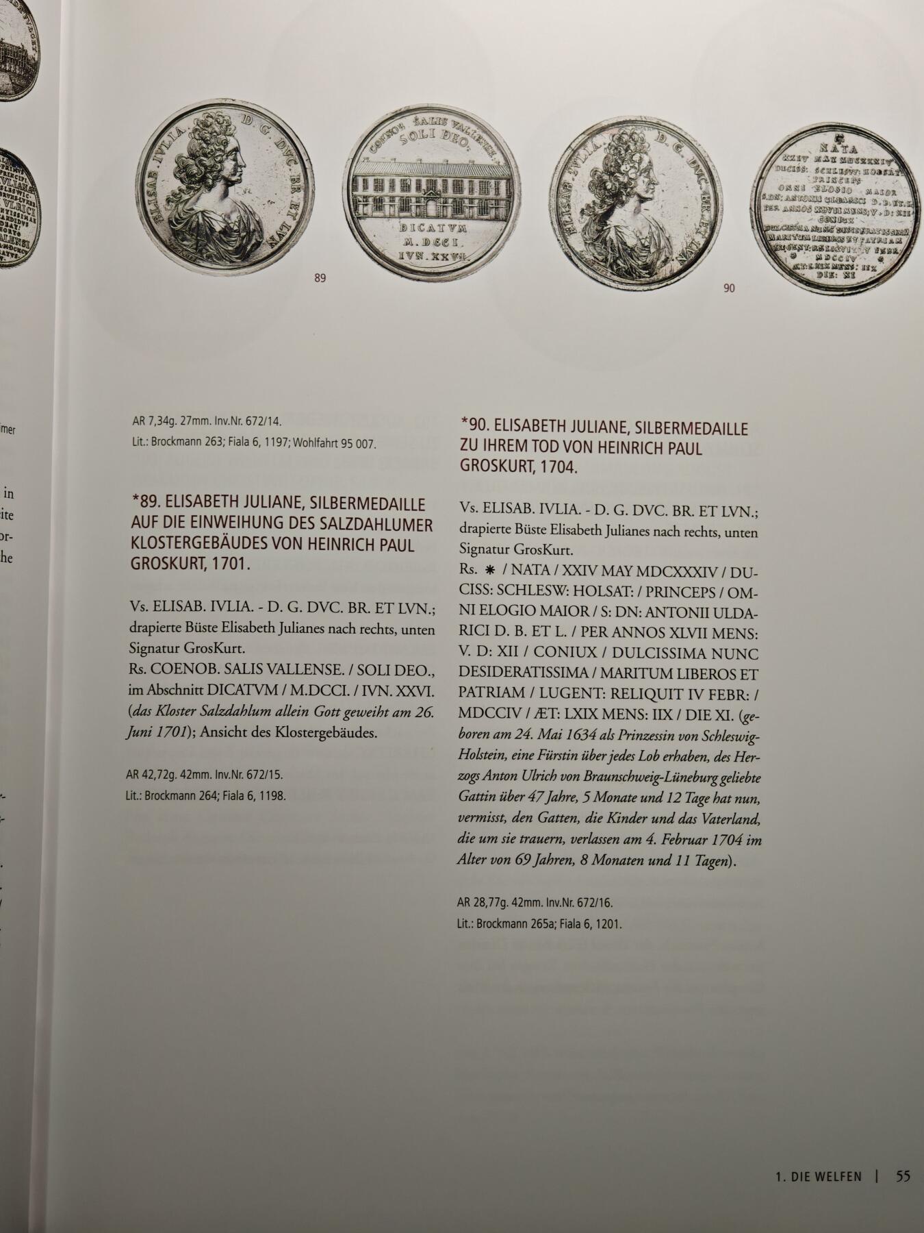 【德藏】世界币章拍卖第161期 全新未拆封 德国赫尔佐格–安东–乌里希博物馆15-19世纪章牌专著 全书约504页 全彩铜版纸印刷 硬壳精装