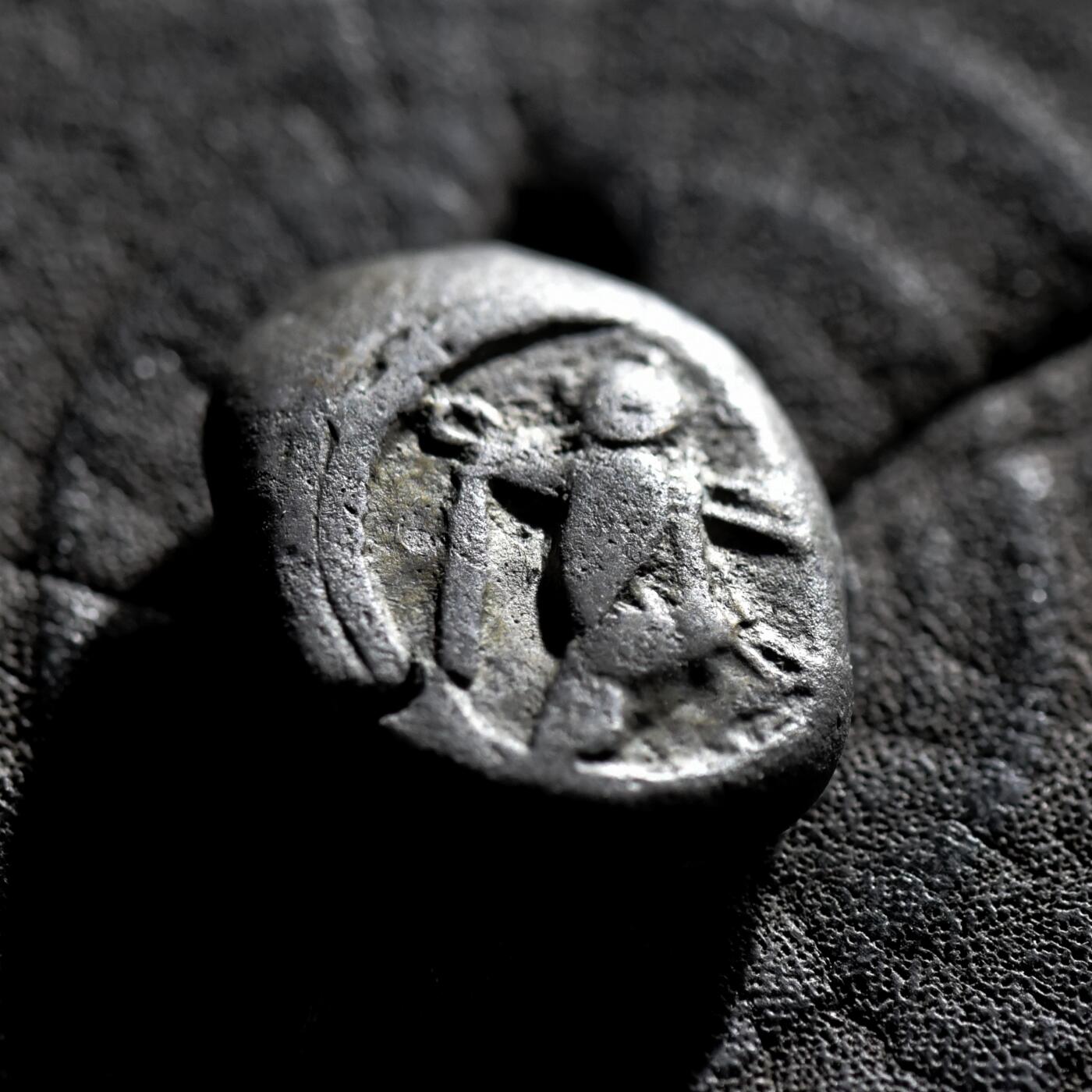 【良泉】【春节前最后一场】2月5日晚19.30点开拍！208组，本场结束后预存钱币的朋友请告知，将连同本场拍品一起邮寄，预祝诸位春节愉快！ 【藏家出品D】罕见美品！腓尼基推罗城打制，古埃及式猫头鹰和两河流域美刻尔神，谢克尔大银币，公元前393-358年打制，12.08克