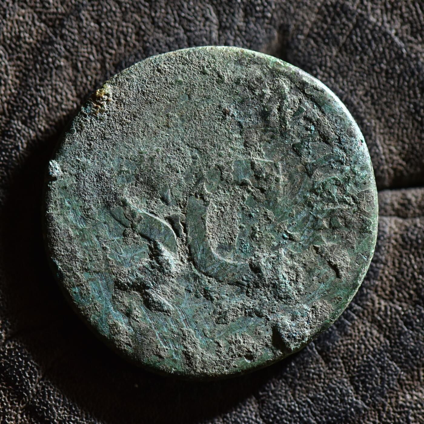 【良泉】【春节前最后一场】2月5日晚19.30点开拍！208组，本场结束后预存钱币的朋友请告知，将连同本场拍品一起邮寄，预祝诸位春节愉快！ 公元8-12 年【古罗马】奥古斯都，为养子提比略（凯撒头衔）打制的阿斯铜币，8.8克