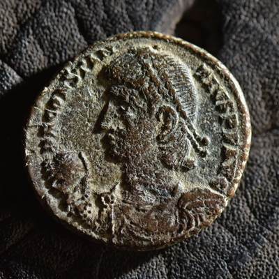 【良泉】【春节前最后一场】2月5日晚19.30点开拍！208组，本场结束后预存钱币的朋友请告知，将连同本场拍品一起邮寄，预祝诸位春节愉快！ - 【极美品】【百分币】公元348-351年【古罗马】君士坦提乌斯二世“胜利女神基督符版”大铜币，尼科墨底亚造币厂，4.25克