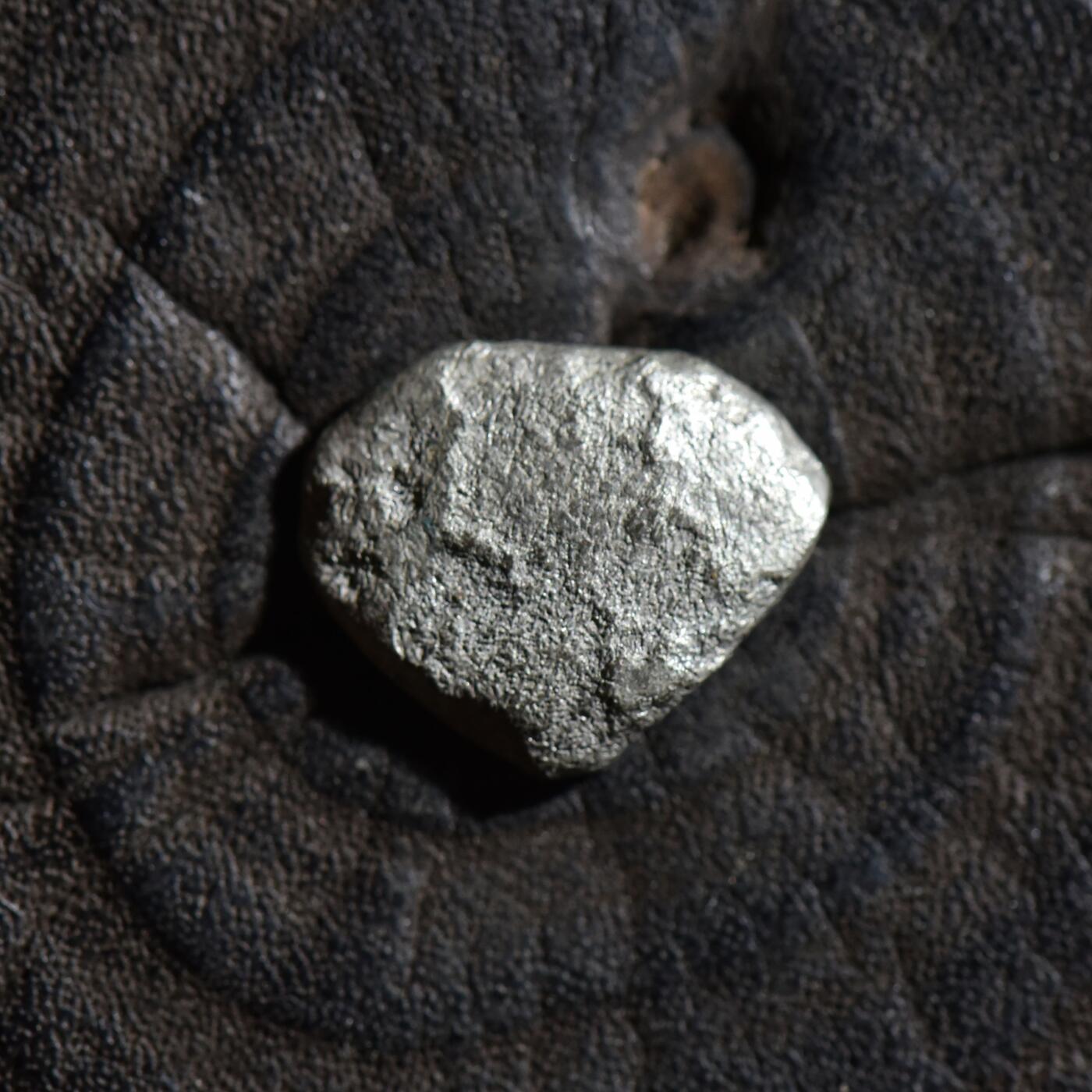 【良泉】【春节前最后一场】2月5日晚19.30点开拍！208组，本场结束后预存钱币的朋友请告知，将连同本场拍品一起邮寄，预祝诸位春节愉快！ 公元前5-前3世纪【古印度】犍陀罗 六臂符 【小面值】1/8萨特马纳 银币，2.04克