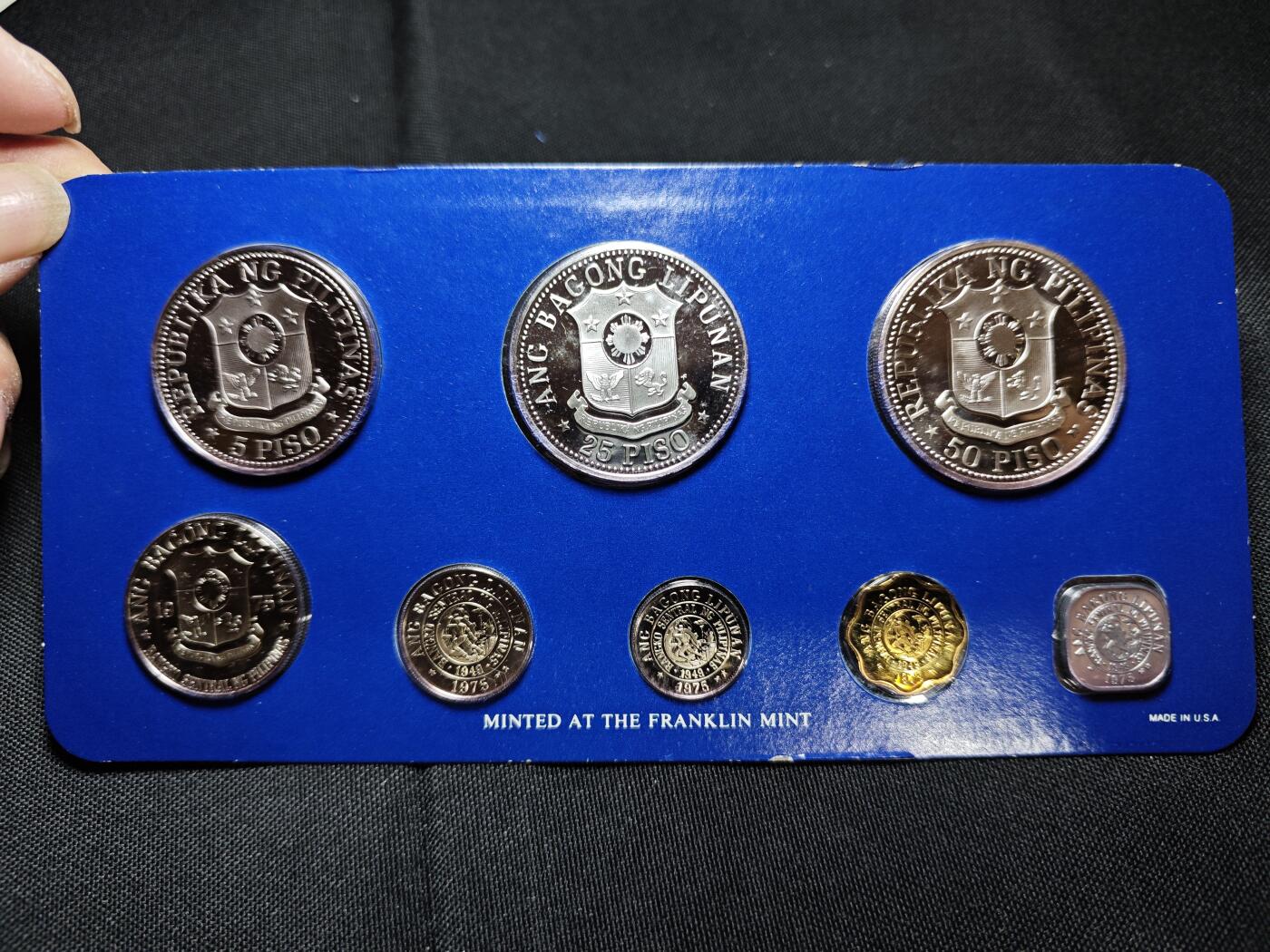 KK钱币收藏小铺  第400期  百期特拍（四拍之四）2月预留时间 周末发货  1975菲律宾大小面值精制套币 含2枚精制银币（50比索27.4克925银，25比索25克500银）