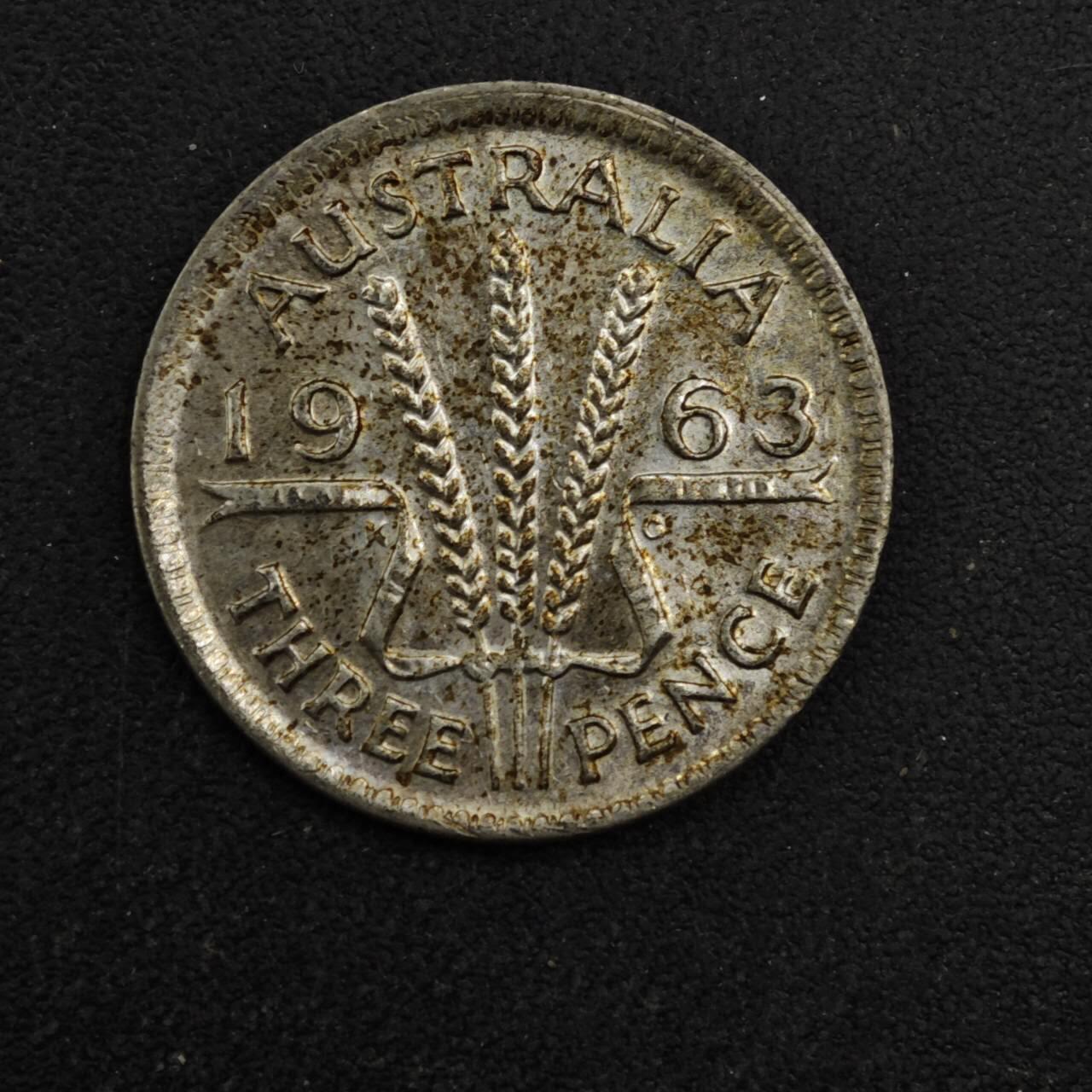 【淘币小摊】实时拍第八百四十八拍   散币银币场   满百包邮可预留二周 每周一统一发货   澳大利亚1963年伊丽莎白二世3便士银币