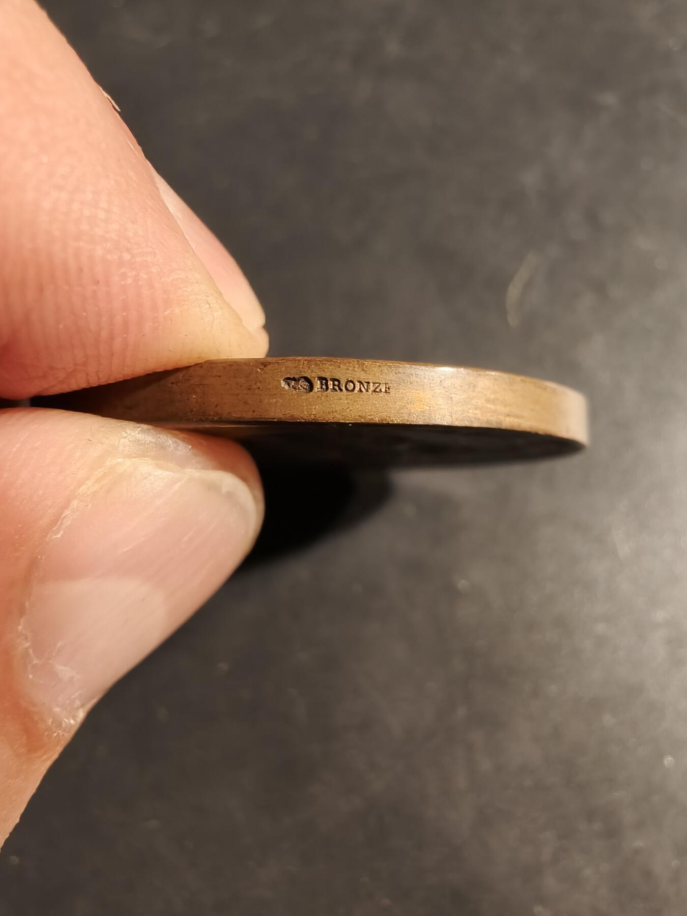 老王徽章第176期 法国1904年塞纳省初等教育局大铜章     大师路易·波特作品    直径41mm    重量37.9g