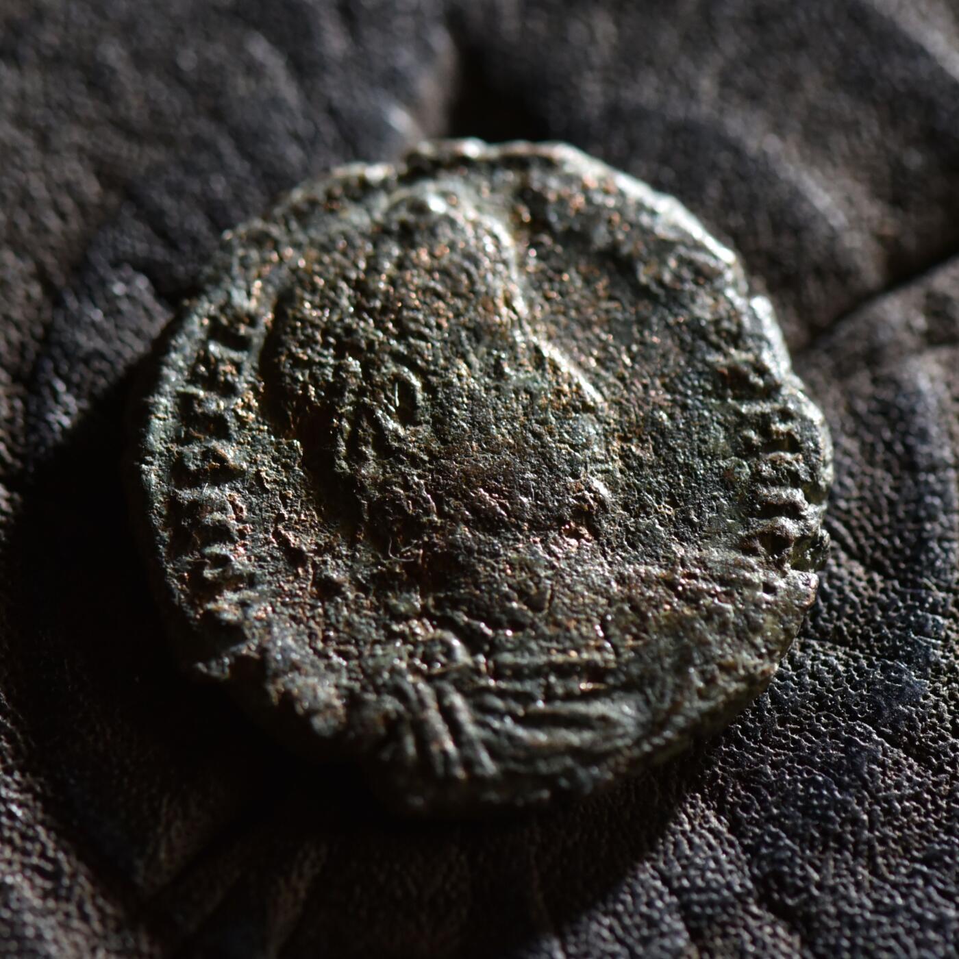 【良泉】【春节前最后一场】2月5日晚19.30点开拍！208组，本场结束后预存钱币的朋友请告知，将连同本场拍品一起邮寄，预祝诸位春节愉快！ 【百分币】公元337-361年【古罗马】君士坦提乌斯二世“重现幸福时光”大铜币，4.95克