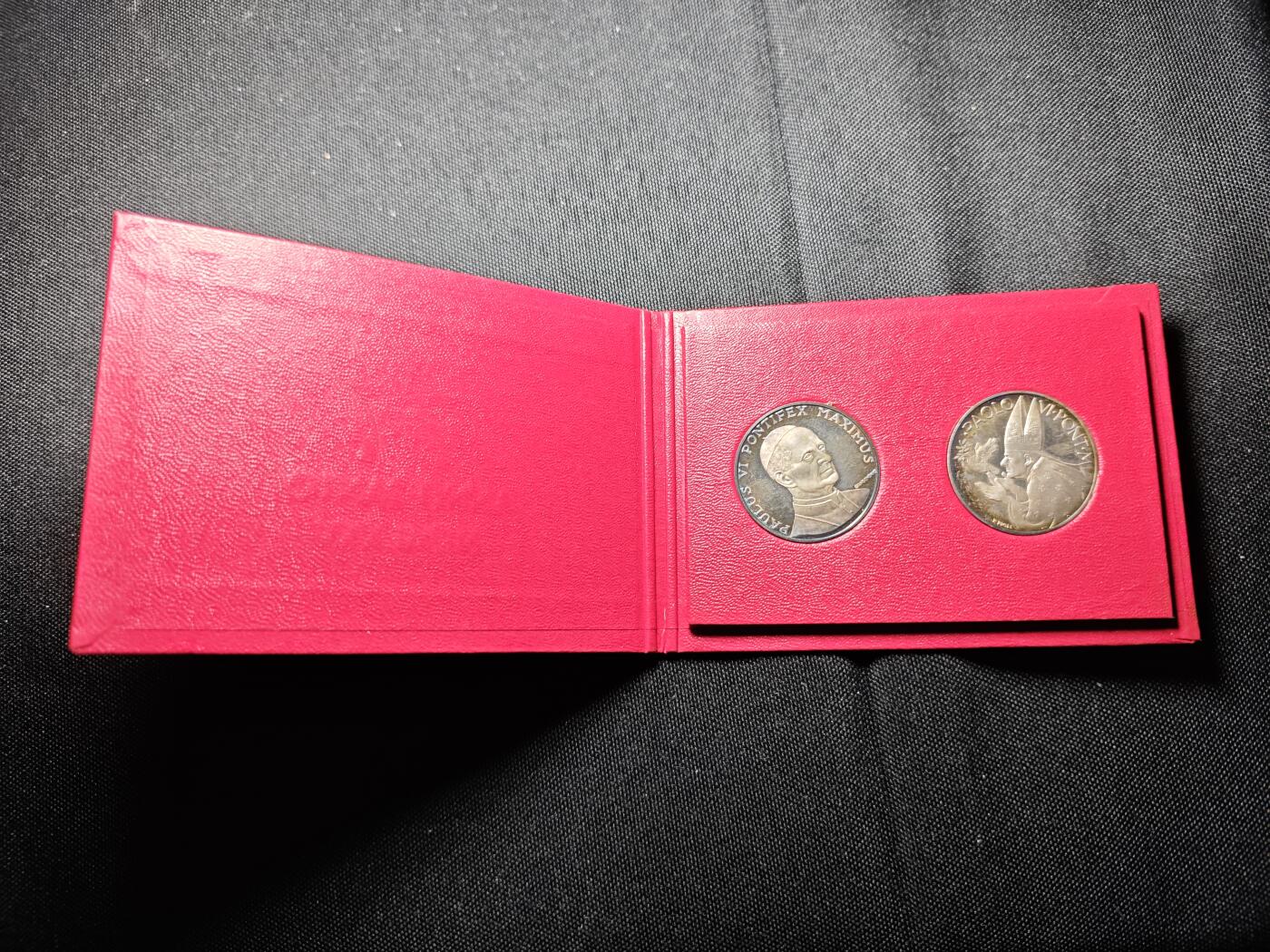 KK钱币收藏小铺  第400期  百期特拍（四拍之四）2月预留时间 周末发货  梵蒂冈教皇银章2枚套 一枚重12.7克