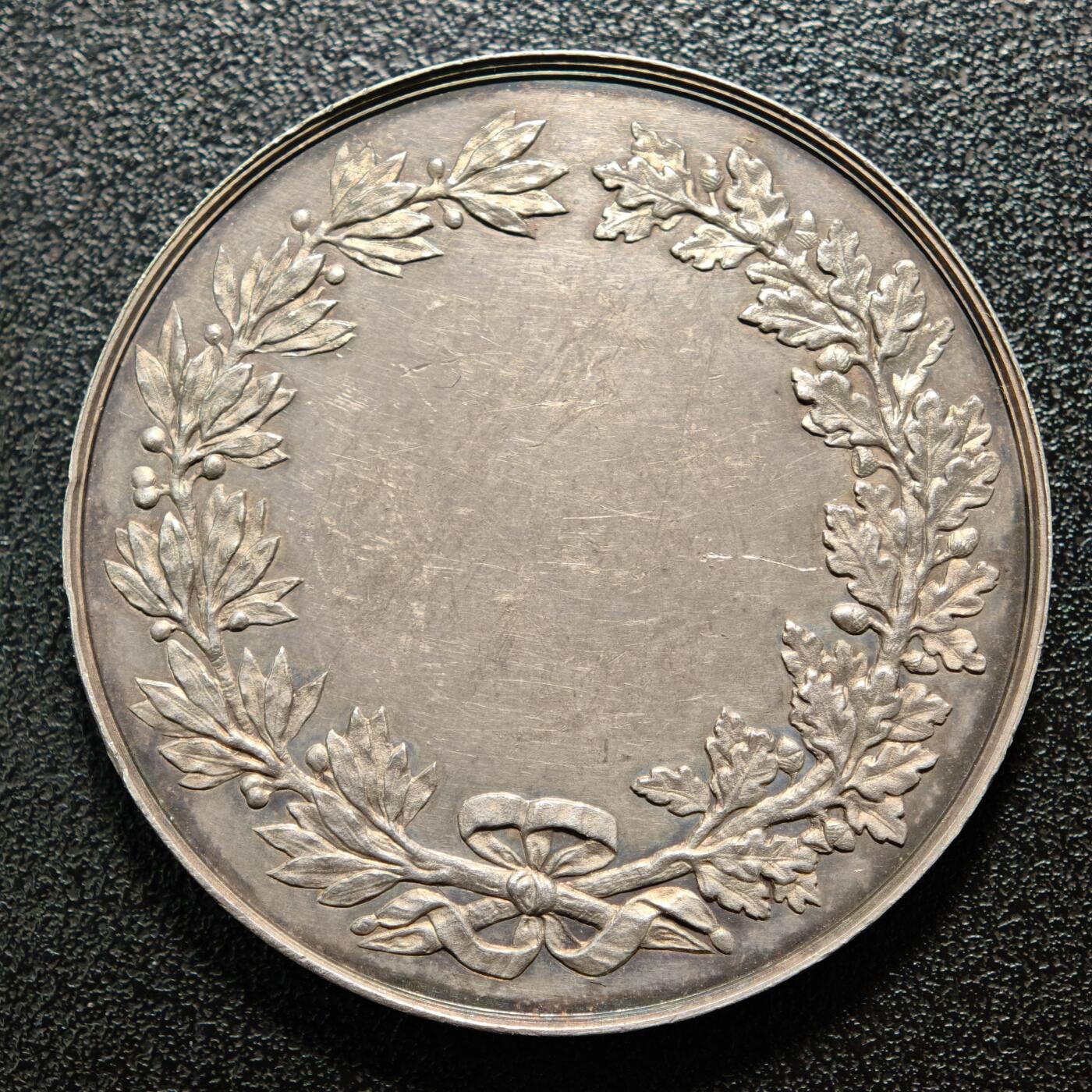 【德藏】世界币章拍卖第161期 1924年 瑞士日内瓦钟表学校百年奖章纪念大银章 瑞士著名章牌雕刻家:安东尼·博维作品 直径约：45.8mm；重约：48.1g