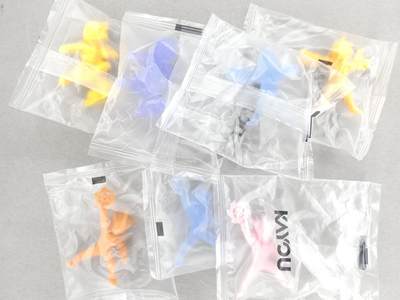 满200包邮！！龙虎卡牌-七二场（满200元包邮，无佣金，每周六结拍，欢迎送拍） - 【原袋】橡皮人7个 卡游奥特曼 橡皮人 (3款 姿势相同，颜色不同)