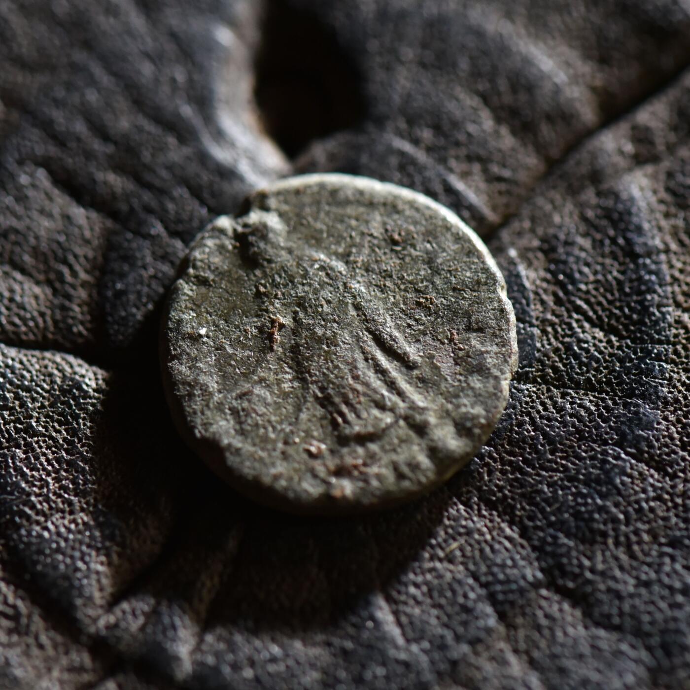 【良泉】【春节前最后一场】2月5日晚19.30点开拍！208组，本场结束后预存钱币的朋友请告知，将连同本场拍品一起邮寄，预祝诸位春节愉快！ 【罕见】公元337-340年【古罗马】君士坦丁大帝之母——圣海伦娜，背和平女神派克斯，1.66克