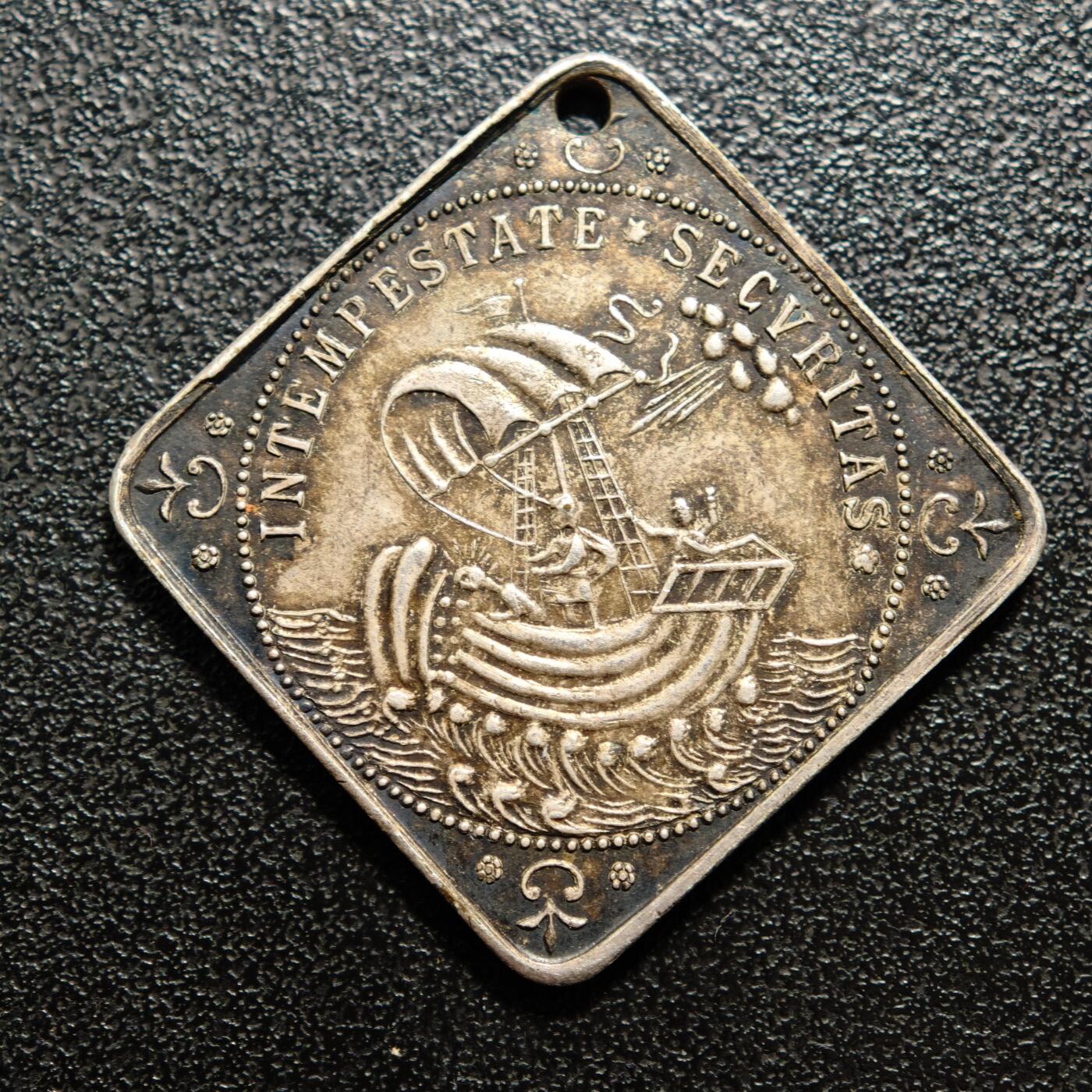 【德藏】世界币章拍卖第161期 20世纪 欧洲圣乔治屠龙主题航海护佑矩形纪念银章 原味老包浆 直径约：27mm；重约：8.1g