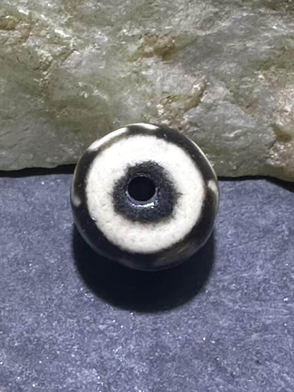 仅此一颗，精品藏传贵人随形天珠一颗，