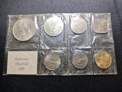 KK钱币收藏小铺  第400期  百期特拍（四拍之四）2月预留时间 周末发货 -  1966巴拿马大小面值清年一套 雪花塑封原套 带2枚银币（50分10.37克800银，1元18.14克800银）