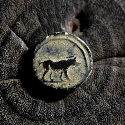 【良泉】【春节前最后一场】2月5日晚19.30点开拍！208组，本场结束后预存钱币的朋友请告知，将连同本场拍品一起邮寄，预祝诸位春节愉快！ - 【少见】公元98-117年【古罗马】图拉真发行，正大力神“赫拉克勒斯”背“野猪”夸德兰（四分之一阿斯）铜币，3.38克