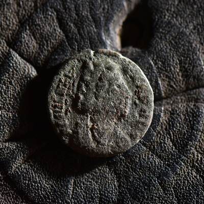 【良泉】【春节前最后一场】2月5日晚19.30点开拍！208组，本场结束后预存钱币的朋友请告知，将连同本场拍品一起邮寄，预祝诸位春节愉快！ - 【罕见】公元337-340年【古罗马】君士坦丁大帝之母——圣海伦娜，背和平女神派克斯，1.66克