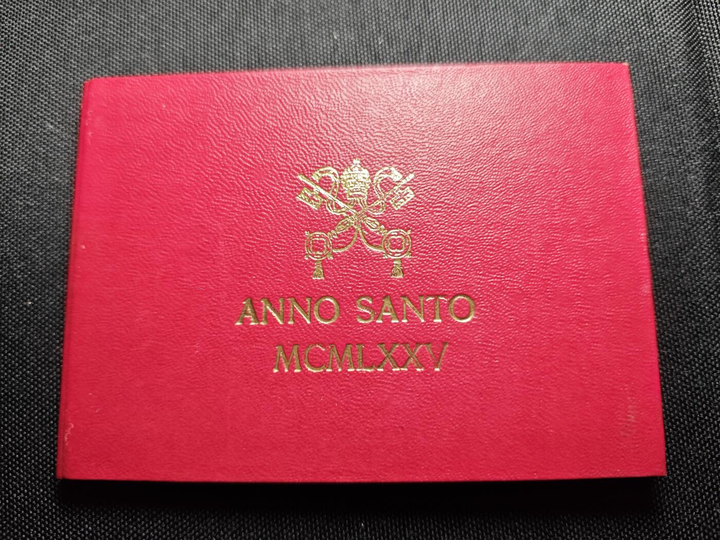 KK钱币收藏小铺  第400期  百期特拍（四拍之四）2月预留时间 周末发货  梵蒂冈教皇银章2枚套 一枚重12.7克