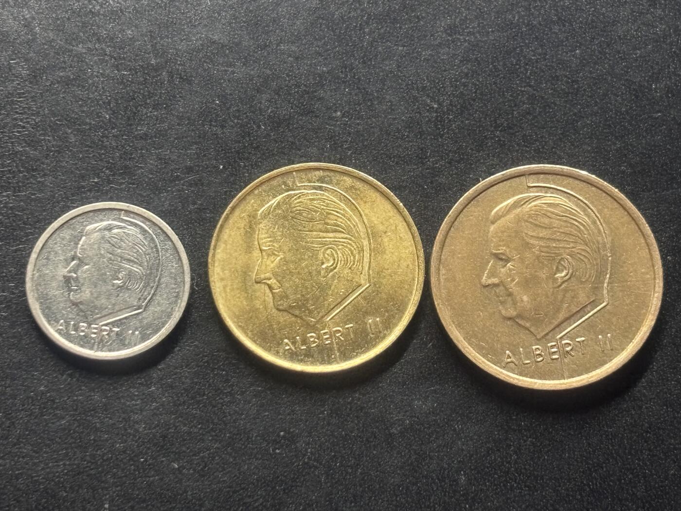 邮泉阁限时拍卖第三十九场 欧洲专场（硬币在国外。请付邮费6元。） 比利时博杜安国王3枚7枚法文版