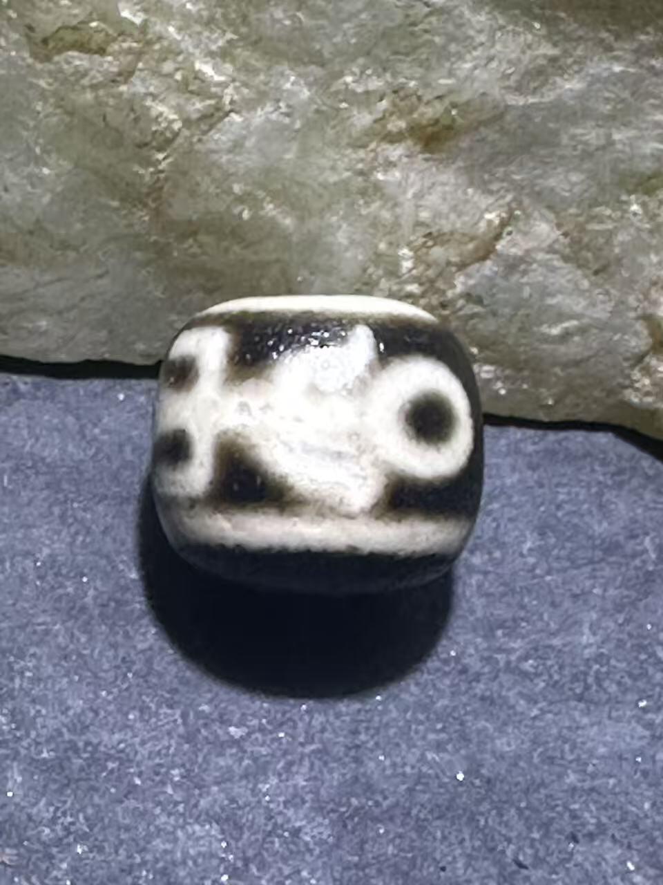 仅此一颗，精品藏传贵人随形天珠一颗，