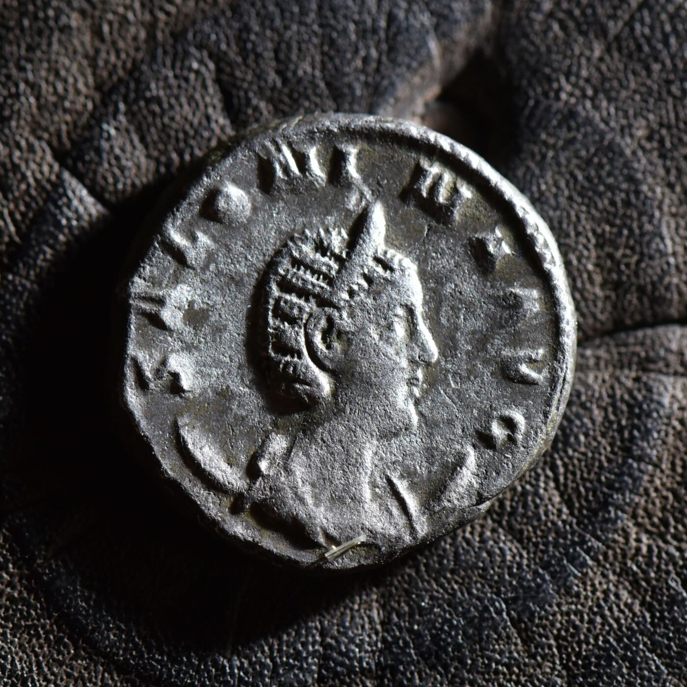 【良泉】【春节前最后一场】2月5日晚19.30点开拍！208组，本场结束后预存钱币的朋友请告知，将连同本场拍品一起邮寄，预祝诸位春节愉快！ 【超重版】公元255-258年【古罗马】加里恩努斯的皇后——萨洛妮娜发行，背天后朱诺，铭文IVNO REGINA，安敦尼银币，5.08克