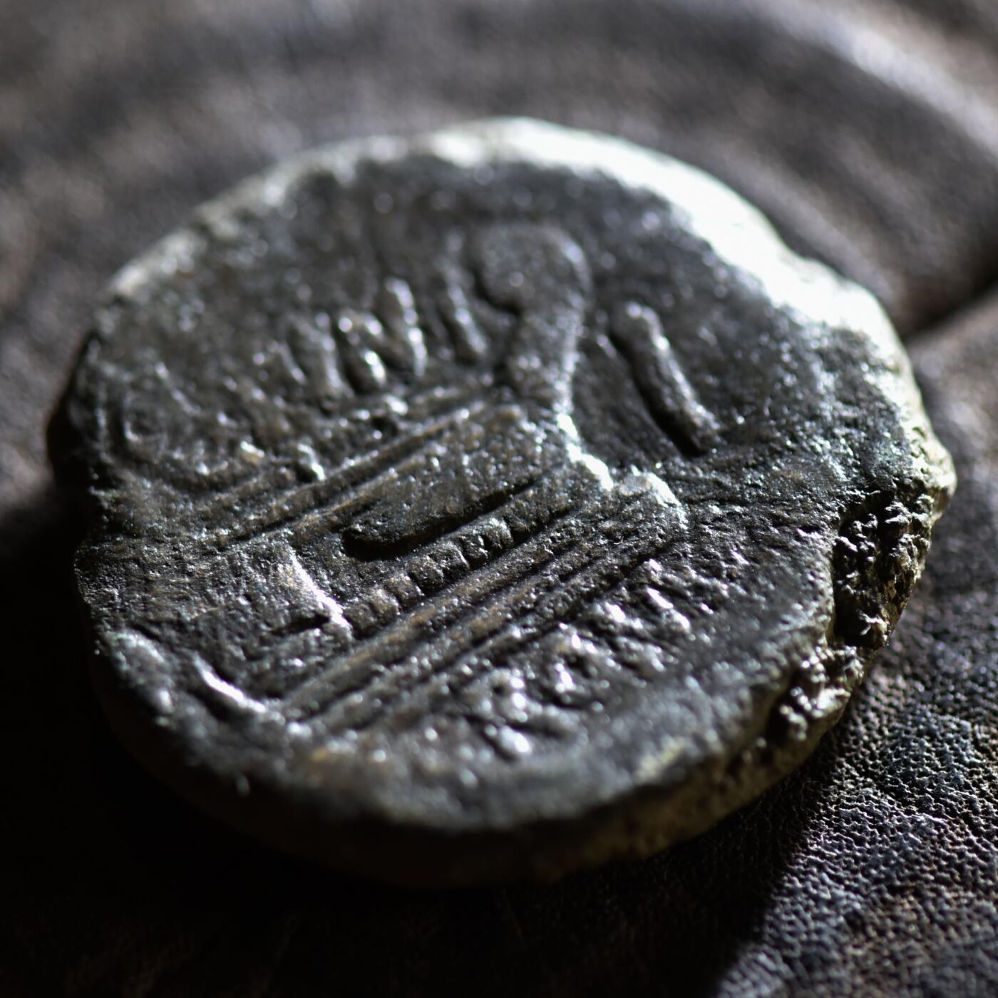 【良泉】【春节前最后一场】2月5日晚19.30点开拍！208组，本场结束后预存钱币的朋友请告知，将连同本场拍品一起邮寄，预祝诸位春节愉快！ 公元前149年【古罗马·共和时期】双面神 雅努斯/船头，制币官-盖乌斯·尤尼乌斯·凯伊·菲利乌斯（C. IVNI）阿斯大铜币，32.01克