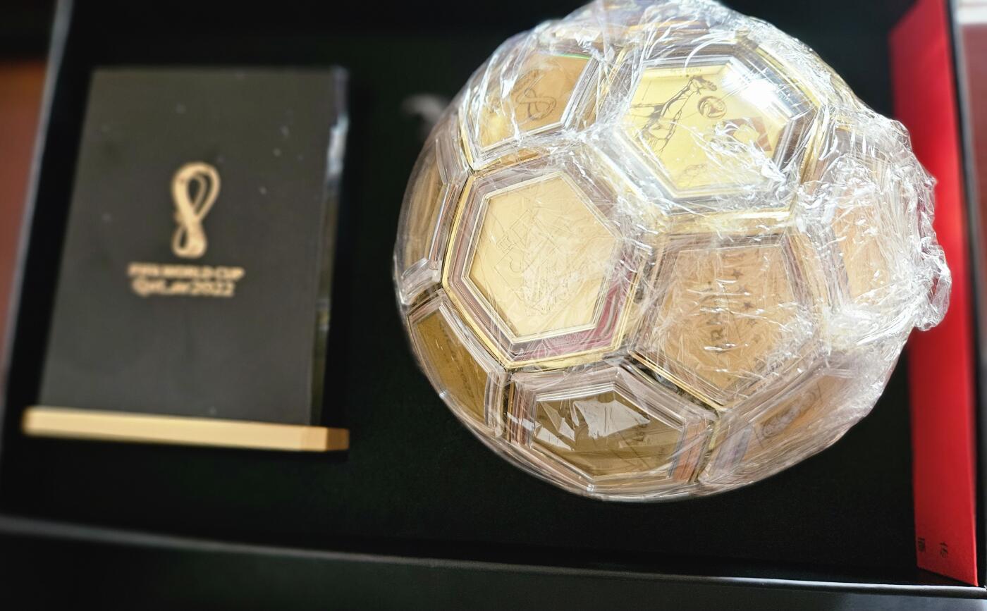 【币将精彩】世界钱币拍卖（2026-1-28） 2022年卡塔尔世界杯胜利荣耀足银9.6g幸运金球（有两个塑盒破损）