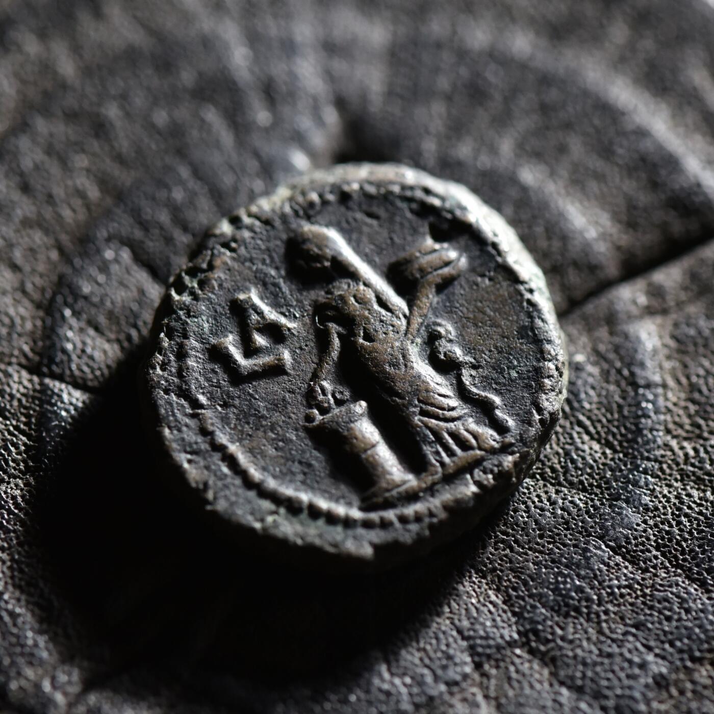 【良泉】【春节前最后一场】2月5日晚19.30点开拍！208组，本场结束后预存钱币的朋友请告知，将连同本场拍品一起邮寄，预祝诸位春节愉快！ 【美品】公元284-285年【古罗马·行省】埃及，戴克里先（ΔIOKΛHTIANOC）虔诚女神，在位第1年（L-A）四德拉克马，8.82克