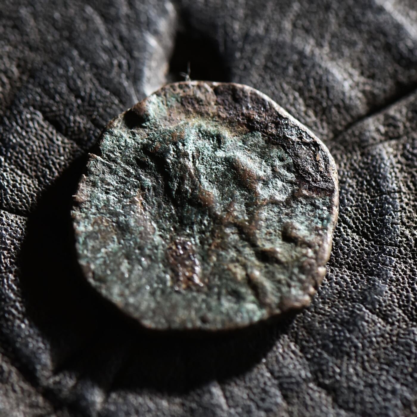 【良泉】【春节前最后一场】2月5日晚19.30点开拍！208组，本场结束后预存钱币的朋友请告知，将连同本场拍品一起邮寄，预祝诸位春节愉快！ 【罕见】公元前1世纪【北印度-巴克特里亚地区】大月氏人模仿赫马厄斯，大力神钱币样式打制的铜币，3.46克