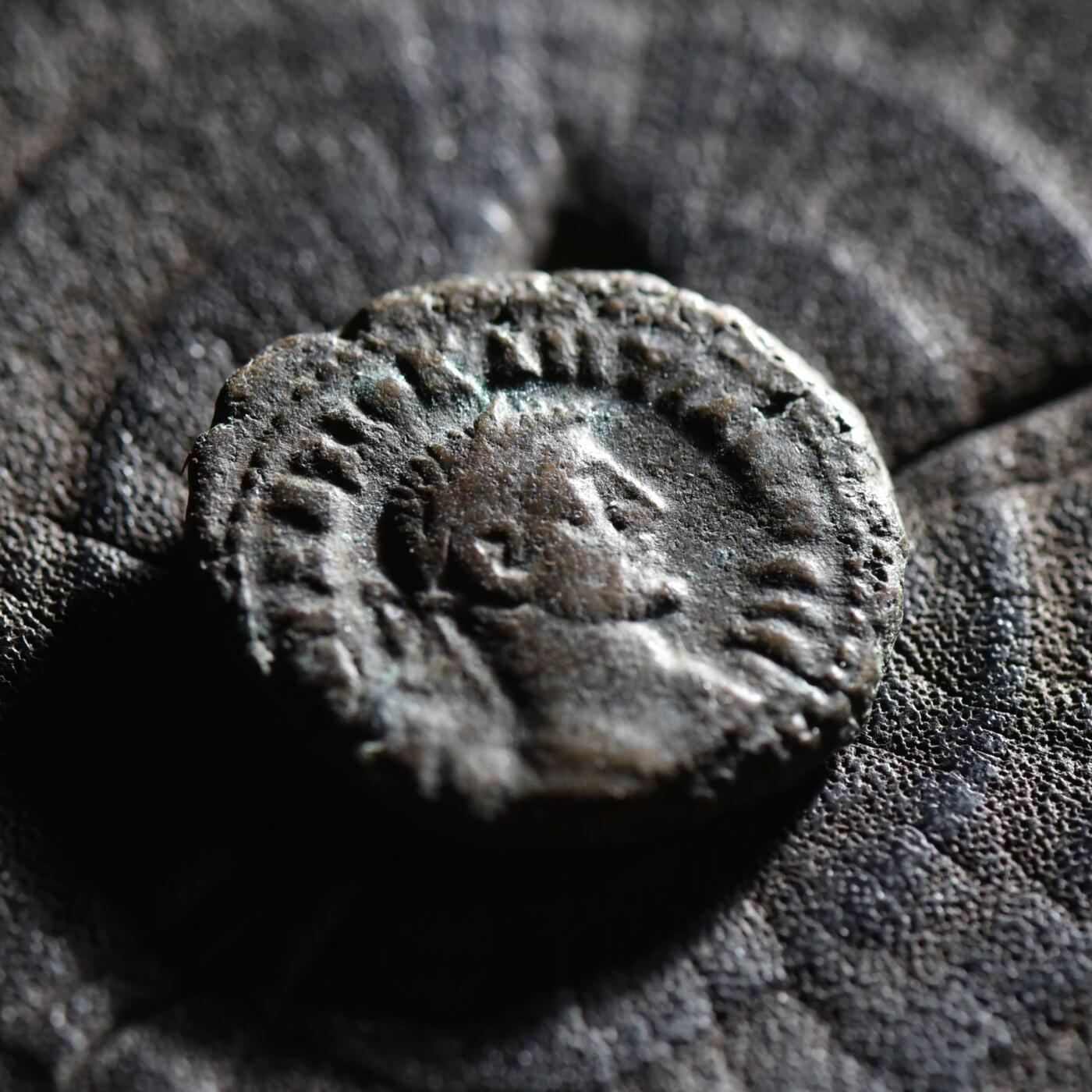 【良泉】【春节前最后一场】2月5日晚19.30点开拍！208组，本场结束后预存钱币的朋友请告知，将连同本场拍品一起邮寄，预祝诸位春节愉快！ 【美品】公元284-285年【古罗马·行省】埃及，戴克里先（ΔIOKΛHTIANOC）虔诚女神，在位第1年（L-A）四德拉克马，8.82克