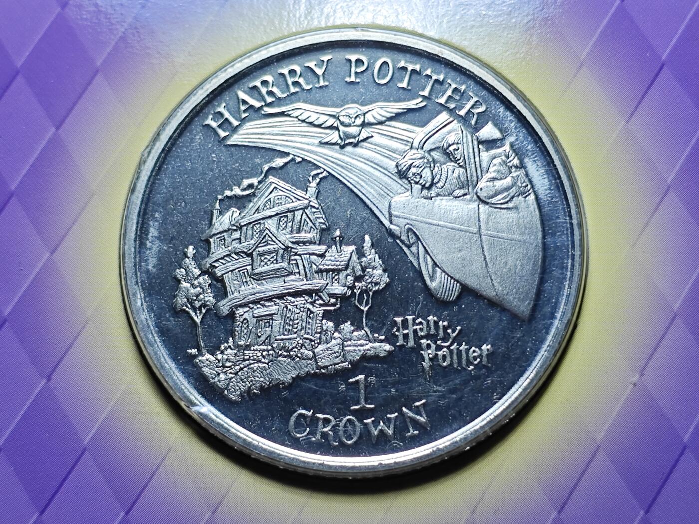 KK钱币收藏小铺  第400期  百期特拍（四拍之四）2月预留时间 周末发货  2002马恩岛1克朗卡册 哈利波特系列克朗币 乘飞车来到地洞纪念 