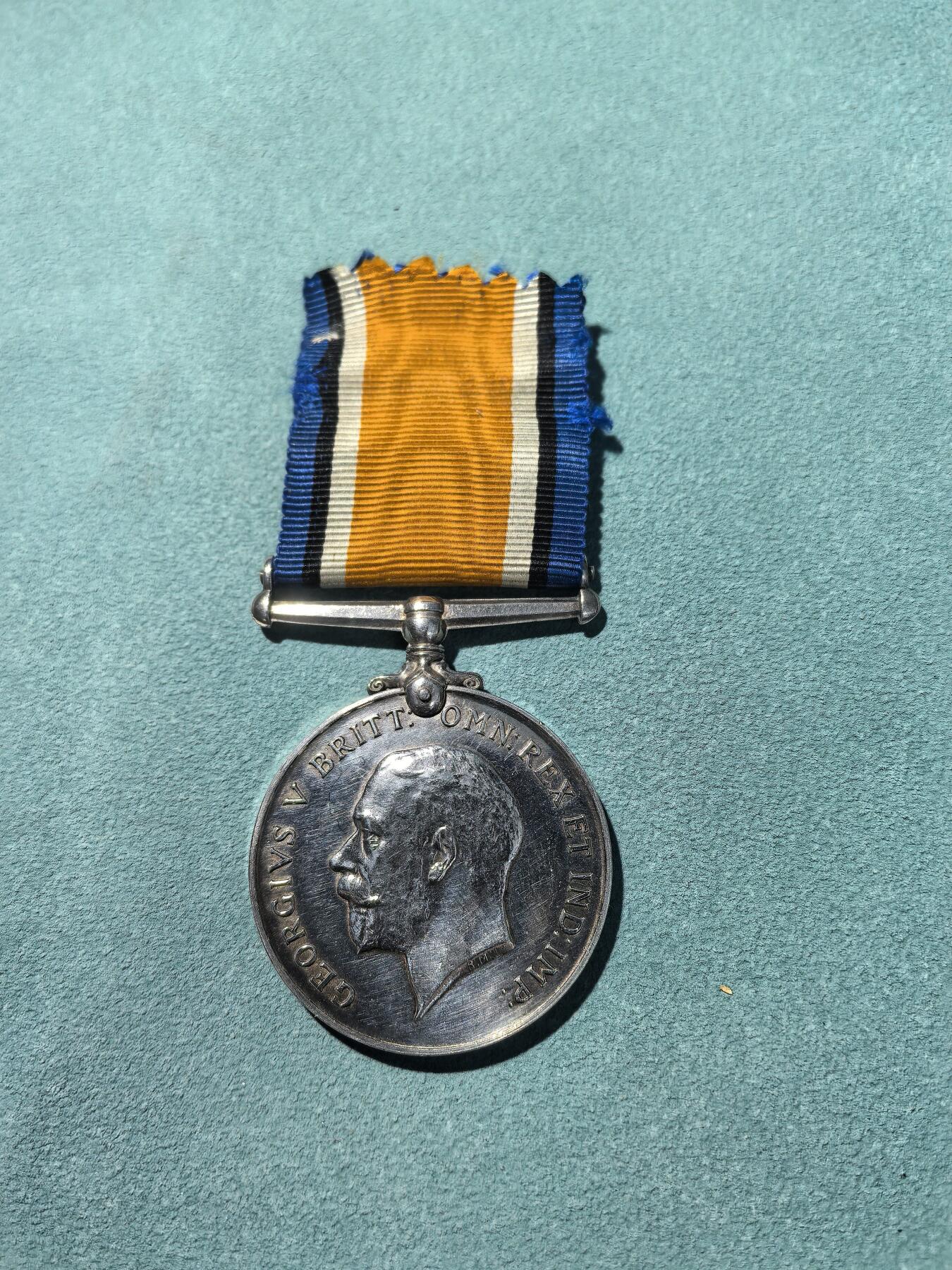 盛世勋华——号角文化勋章邮票专场拍卖第298期 英国一战战争奖章 银制 重1盎司925银 原绶带带边铭，重33克925银，银价500+