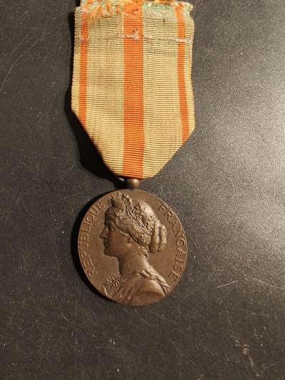 老王徽章第176期 - 法国逃脱奖章