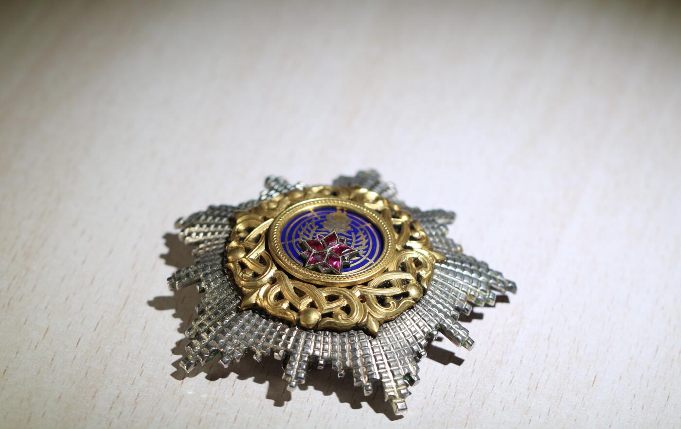 大猫徽章拍卖 第286期 一级南斯拉夫之星勋章 红宝石版