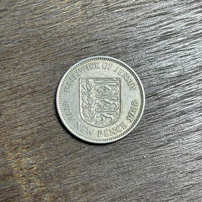 【铜匠收藏】★第137场★散币场。不寄存，30包邮。不满30元，支付5元运费。《接受代拍 代送NGC评级》 - 100【无寄存】1968 泽西 5便士 镍币