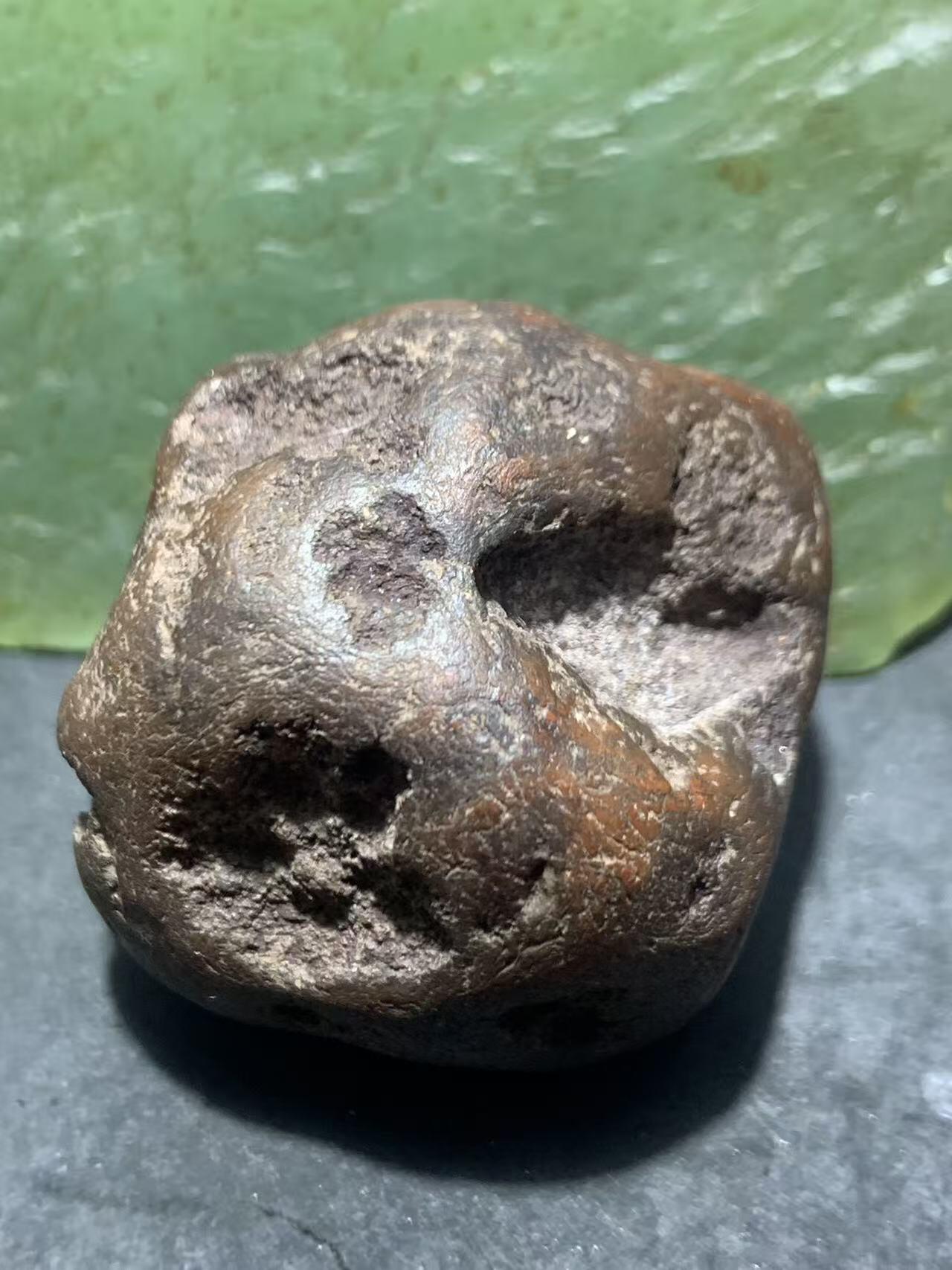 精美铁皮开窗料南红玛瑙原石一颗，