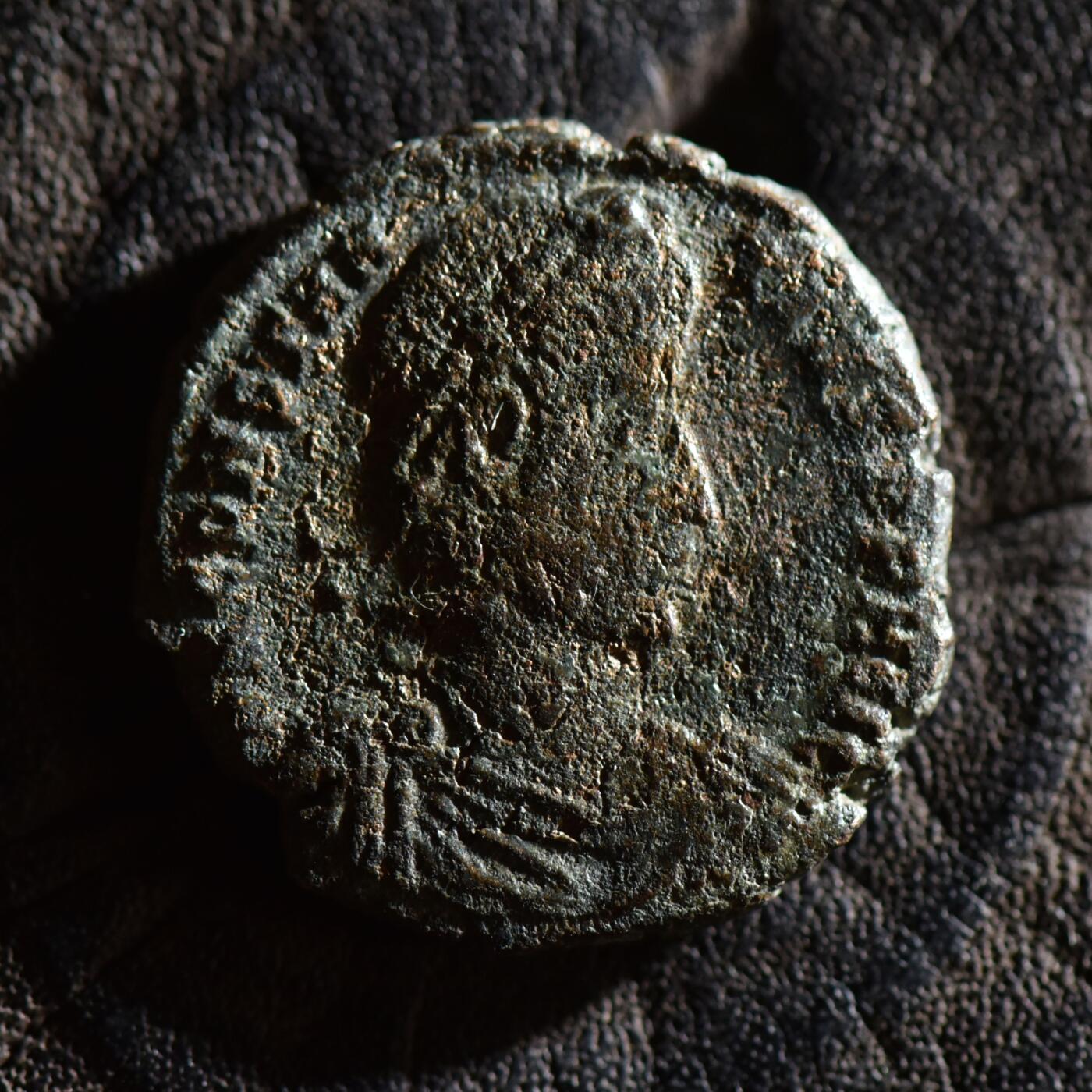 【良泉】【春节前最后一场】2月5日晚19.30点开拍！208组，本场结束后预存钱币的朋友请告知，将连同本场拍品一起邮寄，预祝诸位春节愉快！ 【百分币】公元337-361年【古罗马】君士坦提乌斯二世“重现幸福时光”大铜币，4.95克