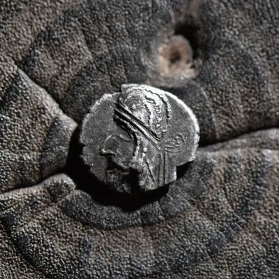 【良泉】【春节前最后一场】2月5日晚19.30点开拍！208组，本场结束后预存钱币的朋友请告知，将连同本场拍品一起邮寄，预祝诸位春节愉快！ - 【罕见】【美品！】公元1-2世纪【古波斯】【帕提亚治下的波西斯】曼奇尔一世，半德拉克马银币，1.18克