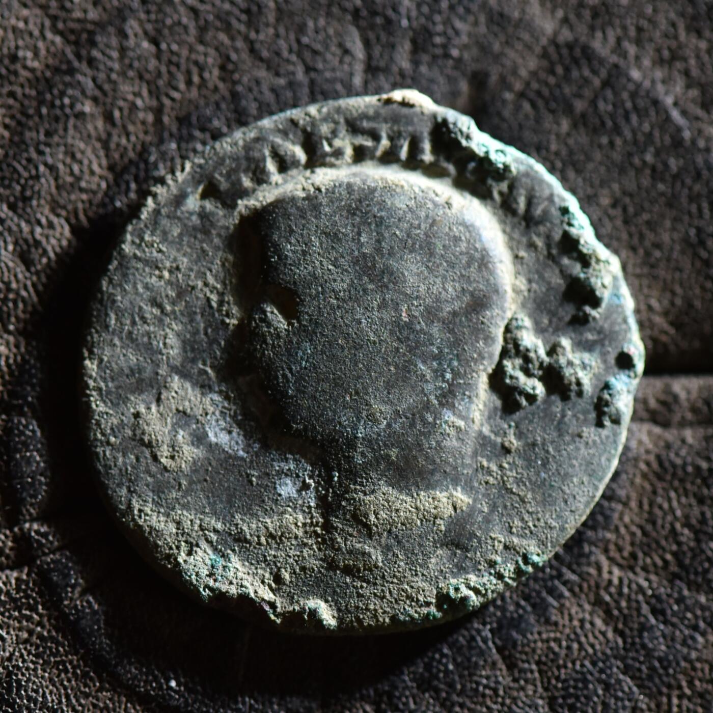 【良泉】【春节前最后一场】2月5日晚19.30点开拍！208组，本场结束后预存钱币的朋友请告知，将连同本场拍品一起邮寄，预祝诸位春节愉快！ 公元31-37年【古罗马】奥古斯都头像，提比略晚期追思养父奥古斯都发行阿斯铜币，5.72克