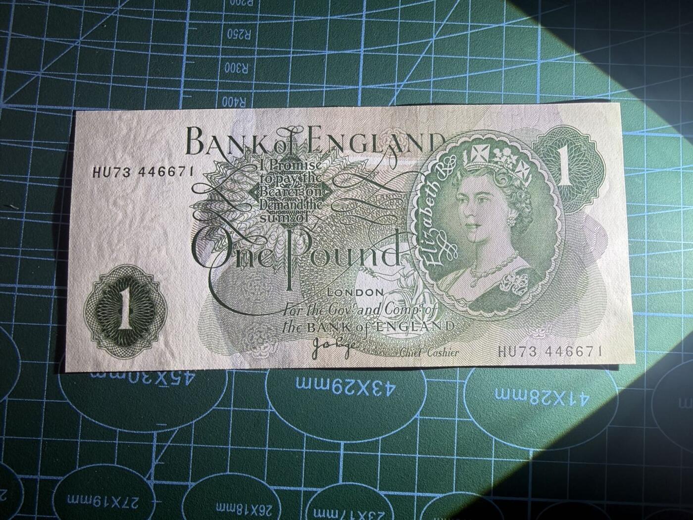 【炜奕收藏】，第五十六期，大不列颠专场 英国C序列1镑，UNC-品相