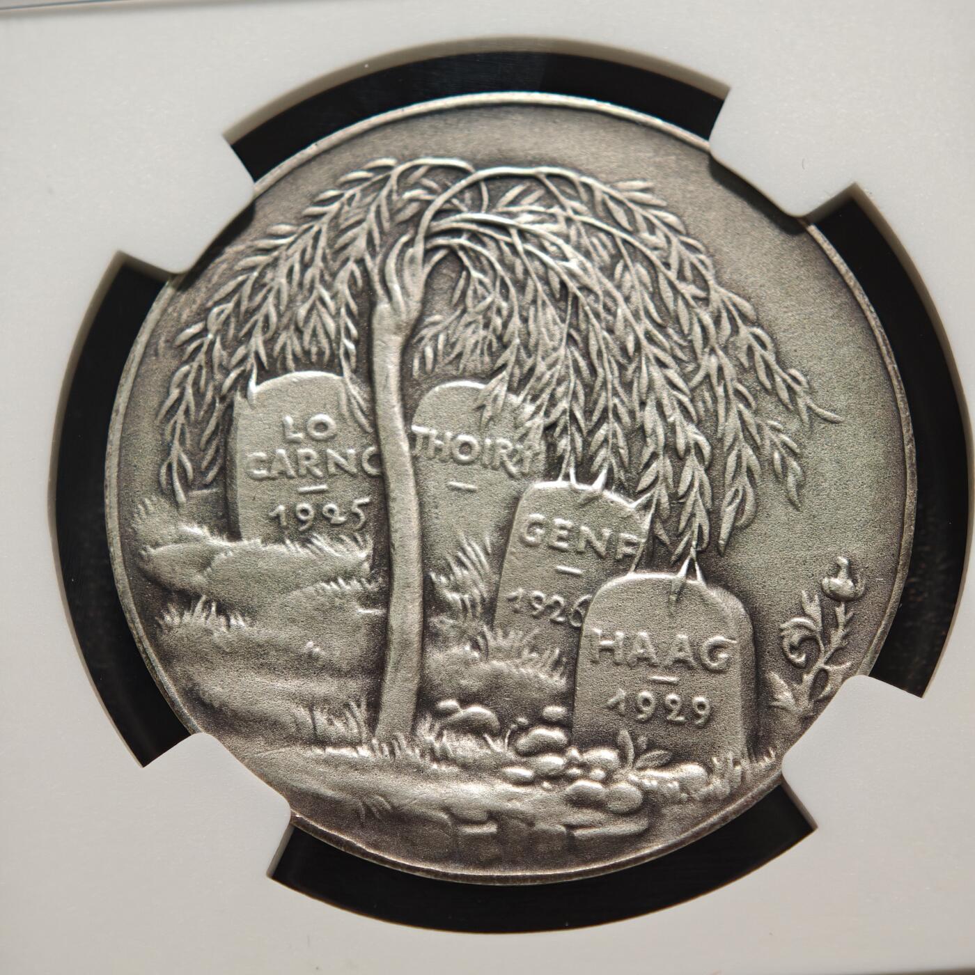 【德藏】世界币章拍卖第161期 1929年 德国魏玛共和国总理及外交部长1926年诺贝尔和平奖获得者古斯塔夫·施特雷泽曼去世纪念银章 名家卡尔歌茨作品 磨砂质感 NGC MS63