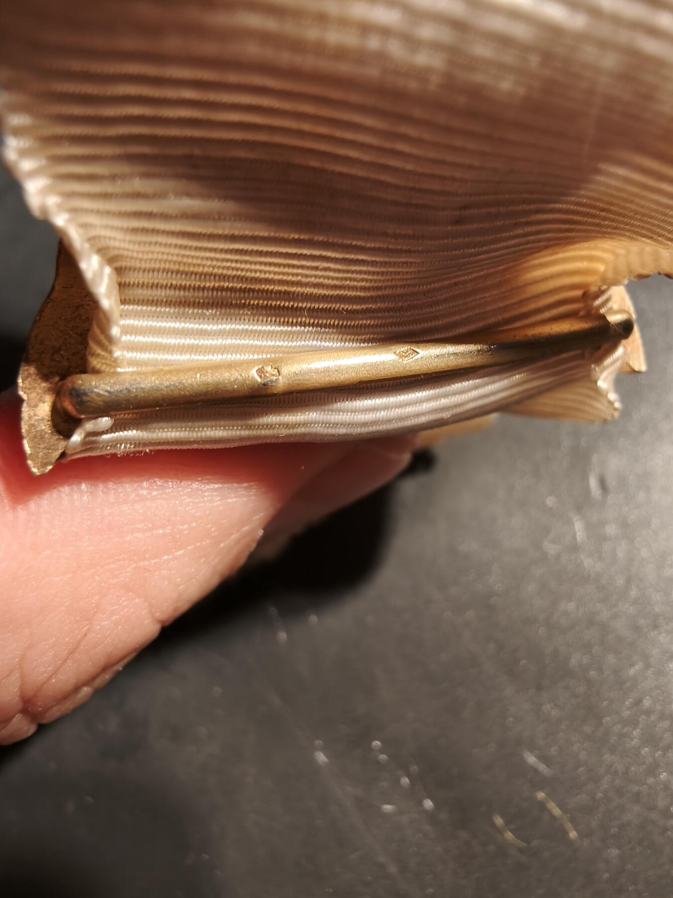 老王徽章第176期 法国金级地方嘉奖奖章    950银镀金    33.3g