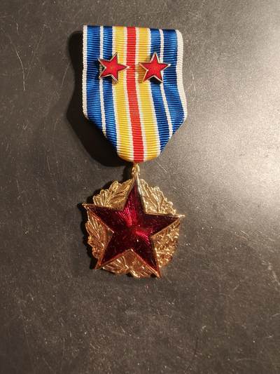 老王徽章第176期 - 法国战伤奖章    2颗星多次负伤