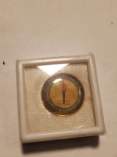 韵星假日拍卖第三十六期 -- Rimey Holidays Auction 36 -  越南社会主义共和国共青团优秀服务证章带原盒 库存品